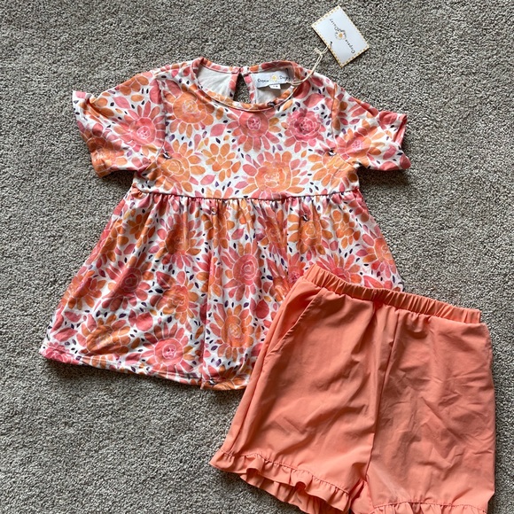 NEW Oopsie Daisy Top + Short Set- Size 7/8 - Picture 1 of 4